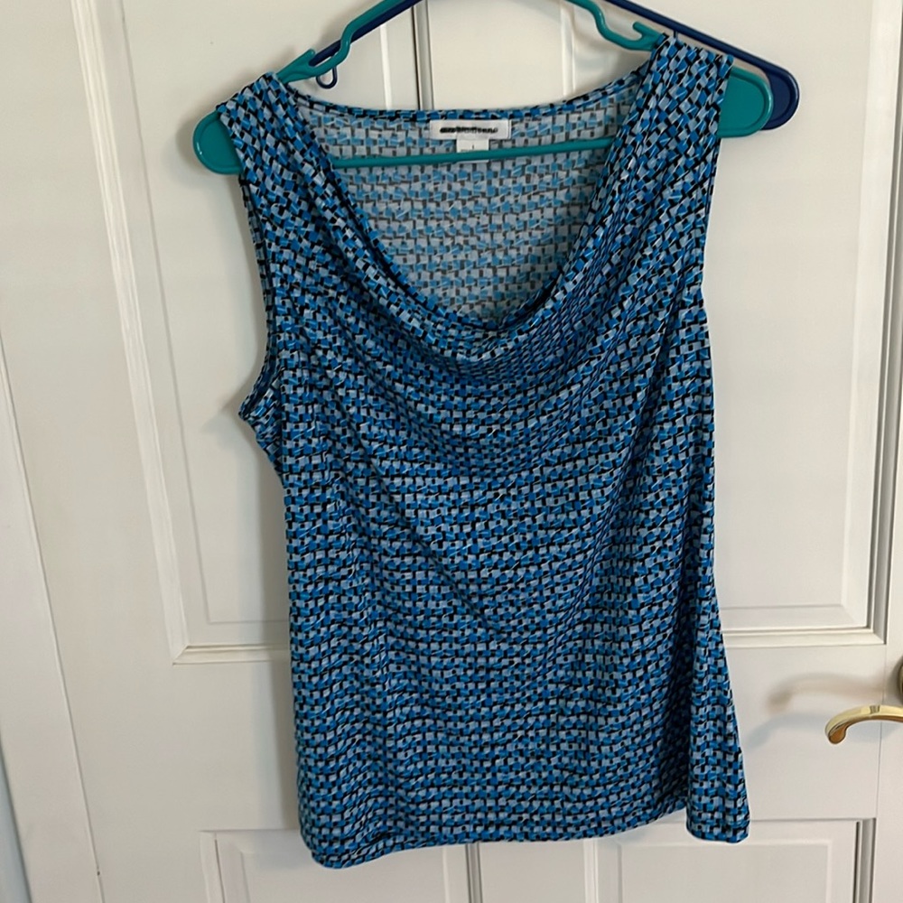 Liz Claiborne. Size Large. Dress tank. 95% polyester. 5% spandex.